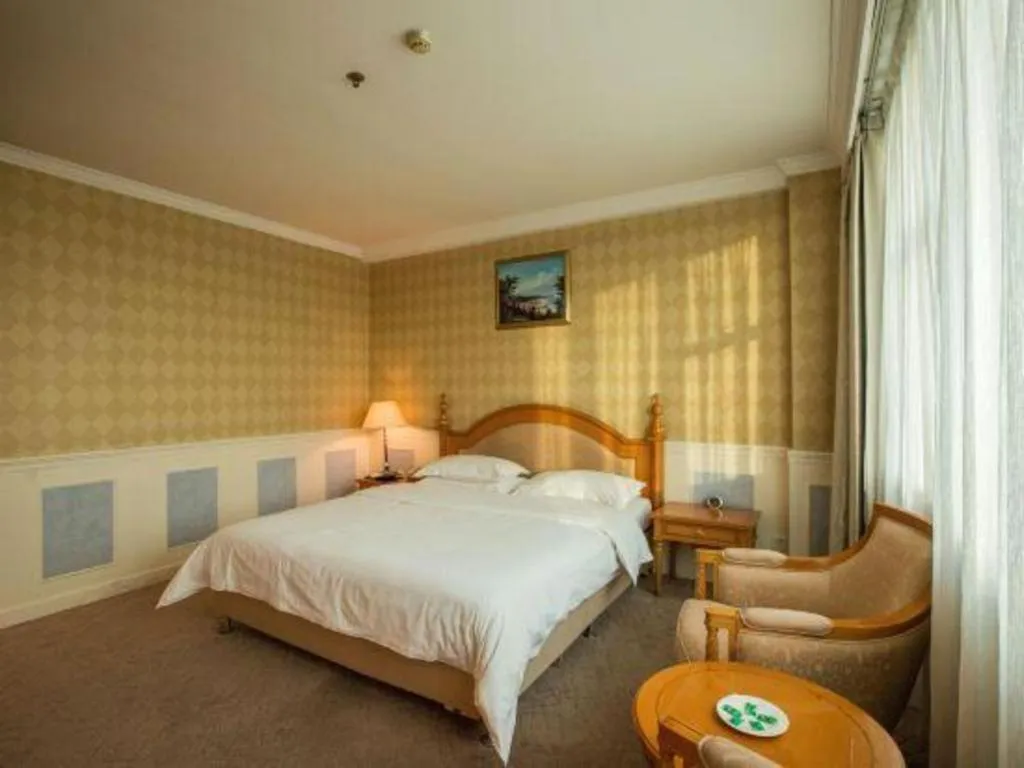 Bed in Jincheng Pacific Hotel