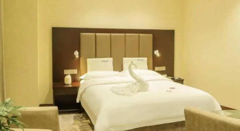 Bed in Jincheng Pacific Hotel