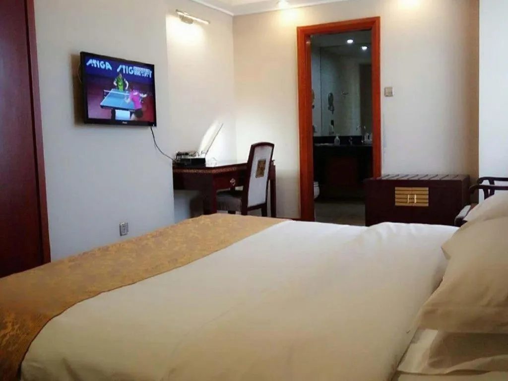 Bed in Jincheng Pacific Hotel