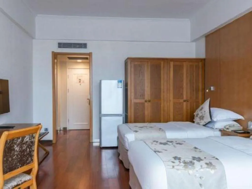 Bed in Qingdao Haidu Hotel