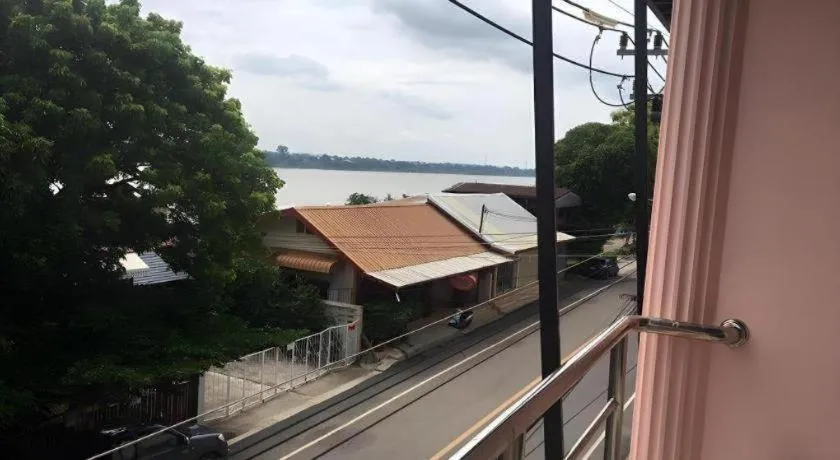 Baan Rim Khong Hotel