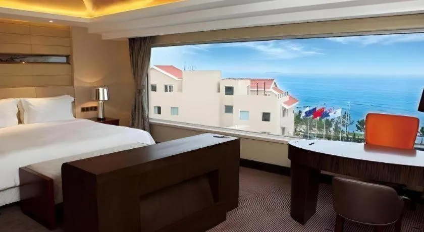 Bed in Grand Metropark Hotel Qingdao