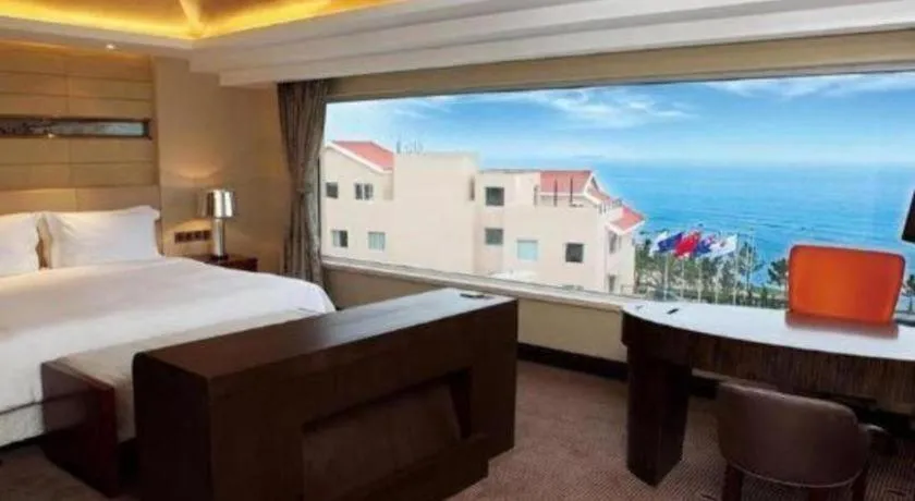 Bed in Grand Metropark Hotel Qingdao