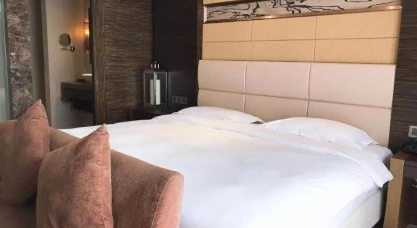 Bed in Grand Metropark Hotel Qingdao