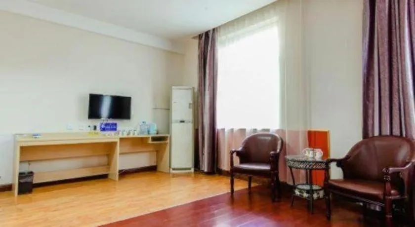 Super 8 Hotel Jinan Railway Station Square