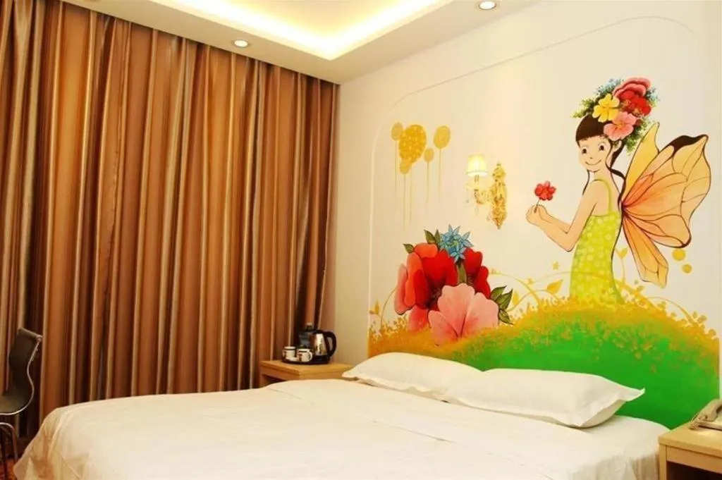 Bed in Super 8 Hotel Jinan Railway Station Square