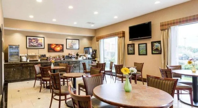 Comfort Inn & Suites Winnie