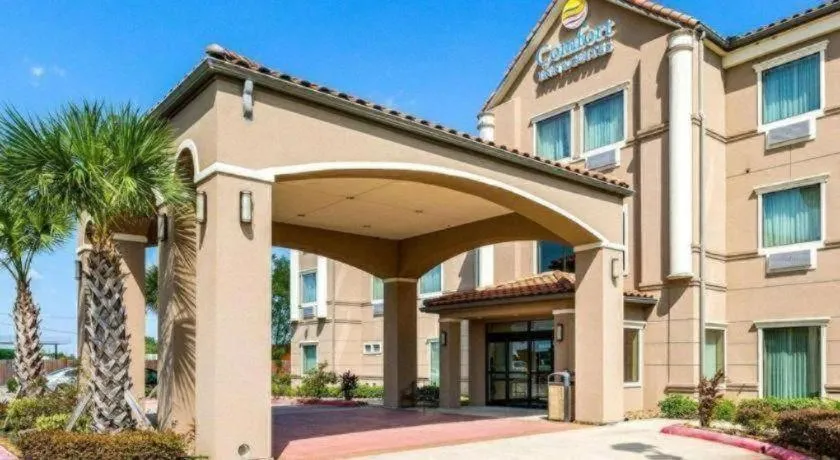 Comfort Inn & Suites Winnie