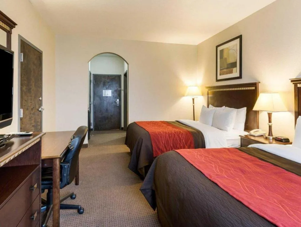 Bed in Comfort Inn & Suites Winnie