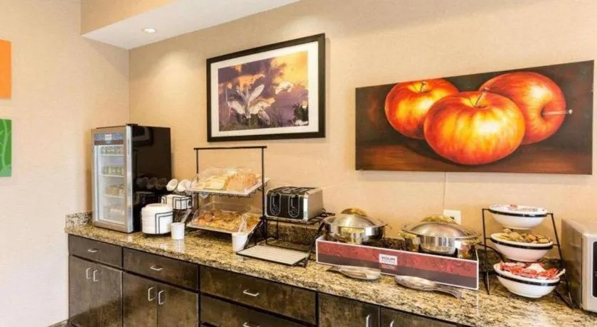 Comfort Inn & Suites Winnie