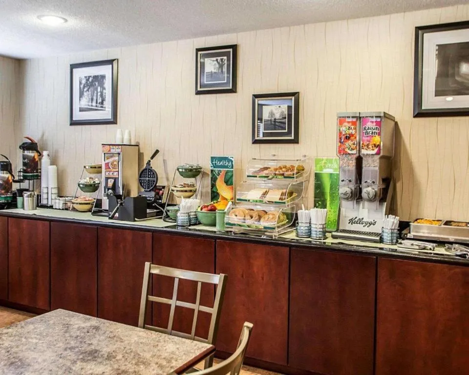 Quality Inn & Suites Davenport near I-80