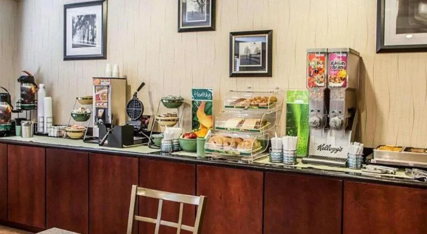 Quality Inn & Suites Davenport near I-80