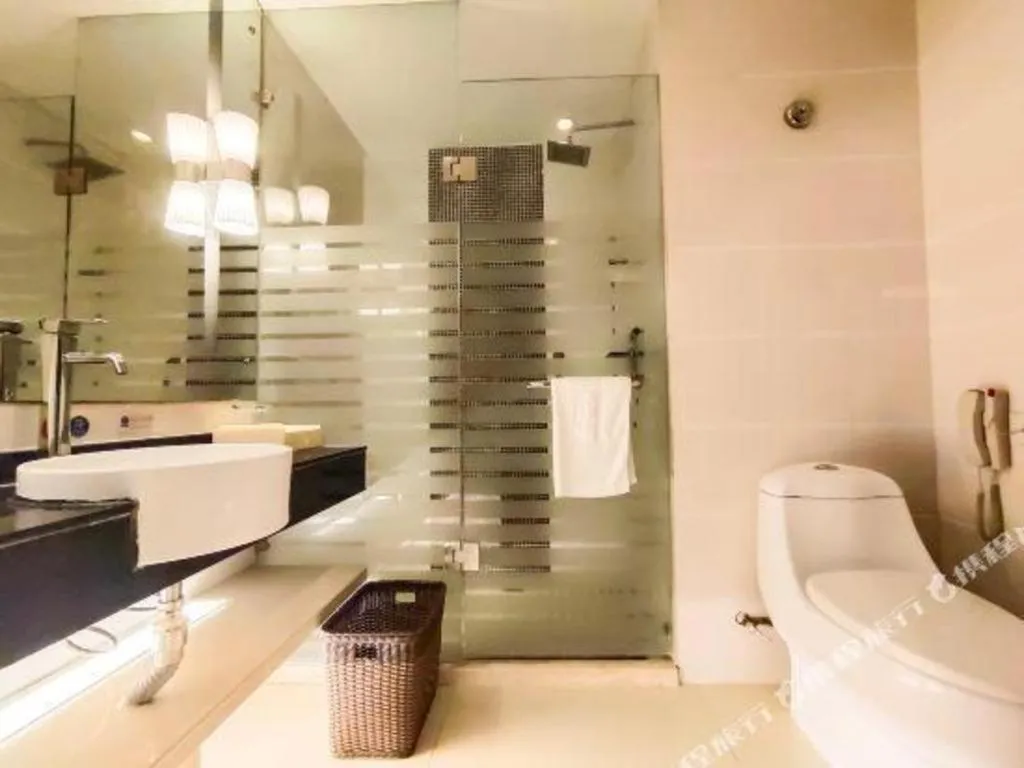 Aksu Pudong Holiday Hotel