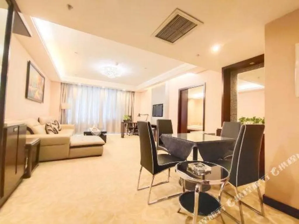 Aksu Pudong Holiday Hotel