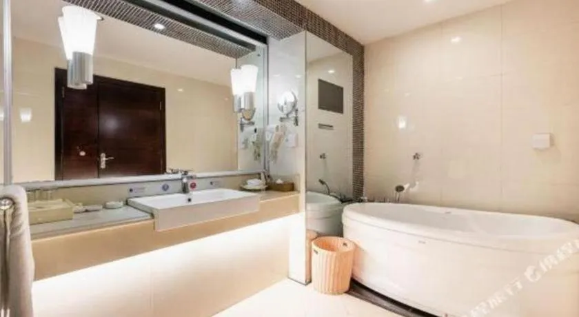 Aksu Pudong Holiday Hotel