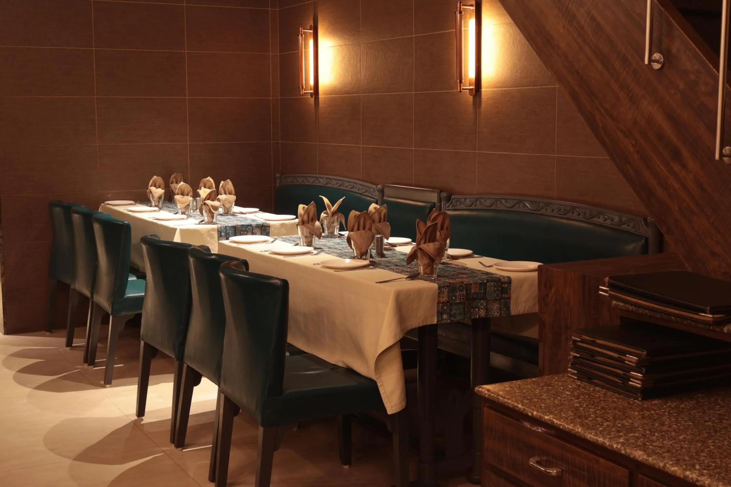 Restaurant/places to eat in Hotel Kabir
