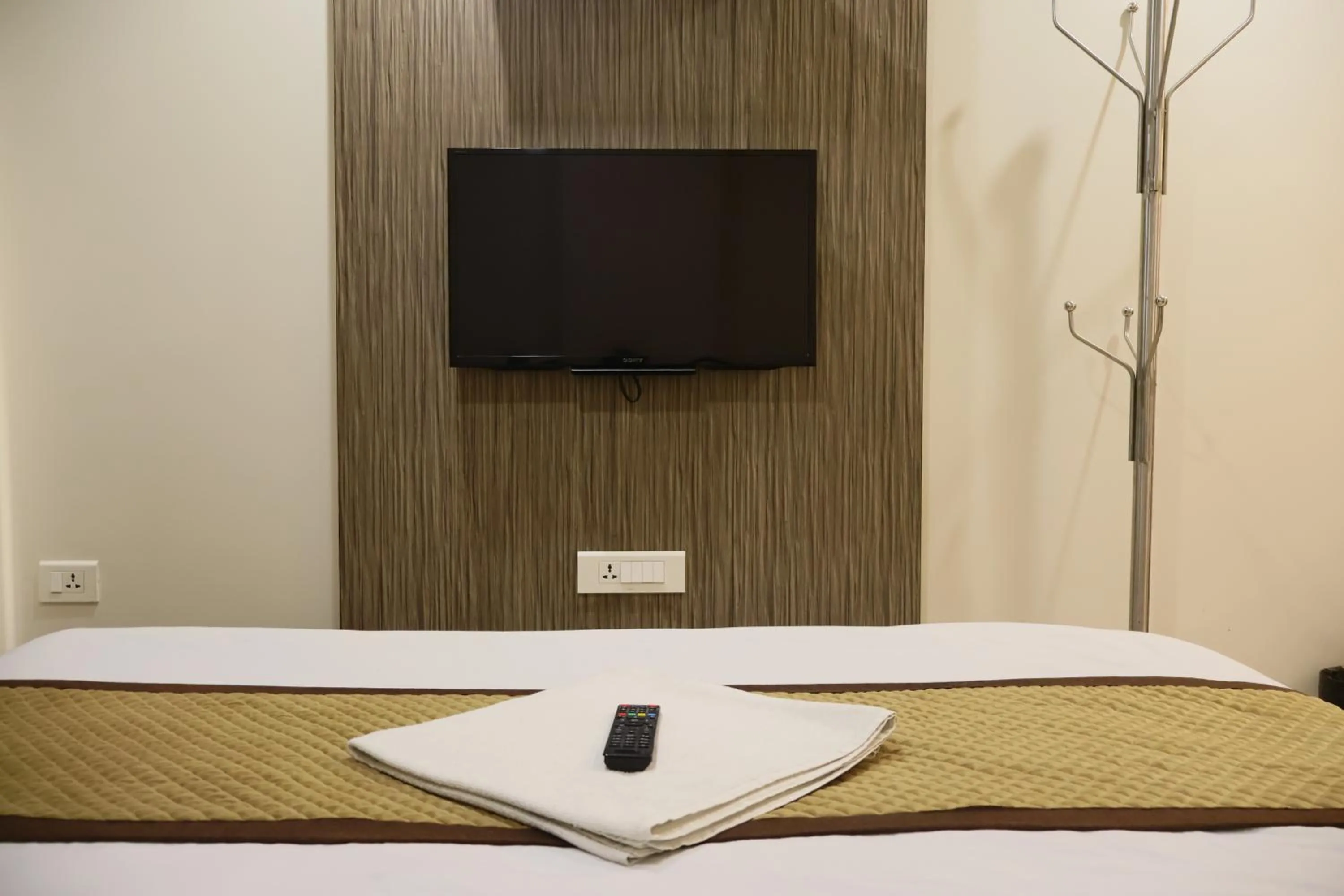 Communal lounge/ TV room in Hotel Kabir