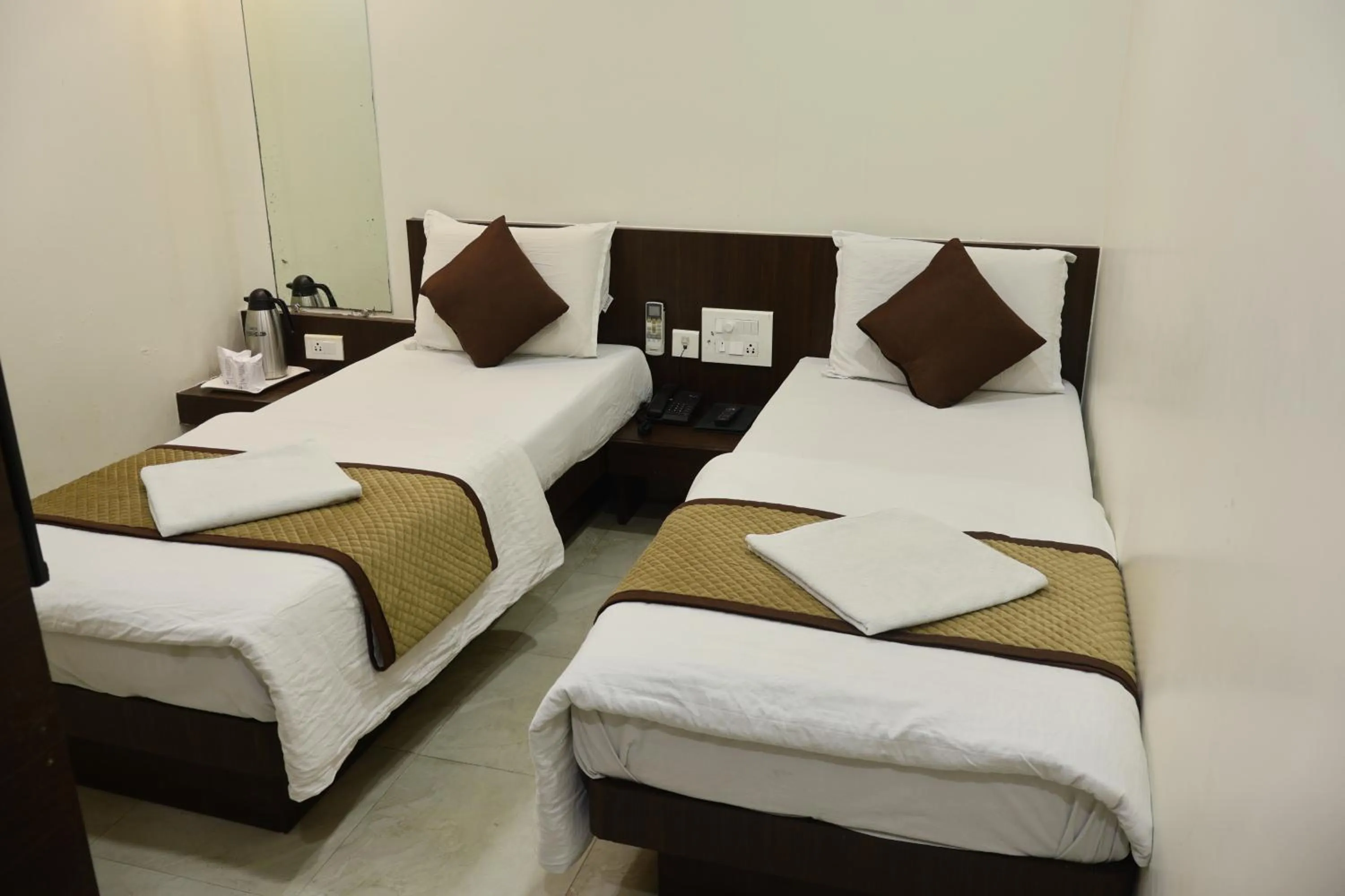 Bedroom, Bed in Hotel Kabir