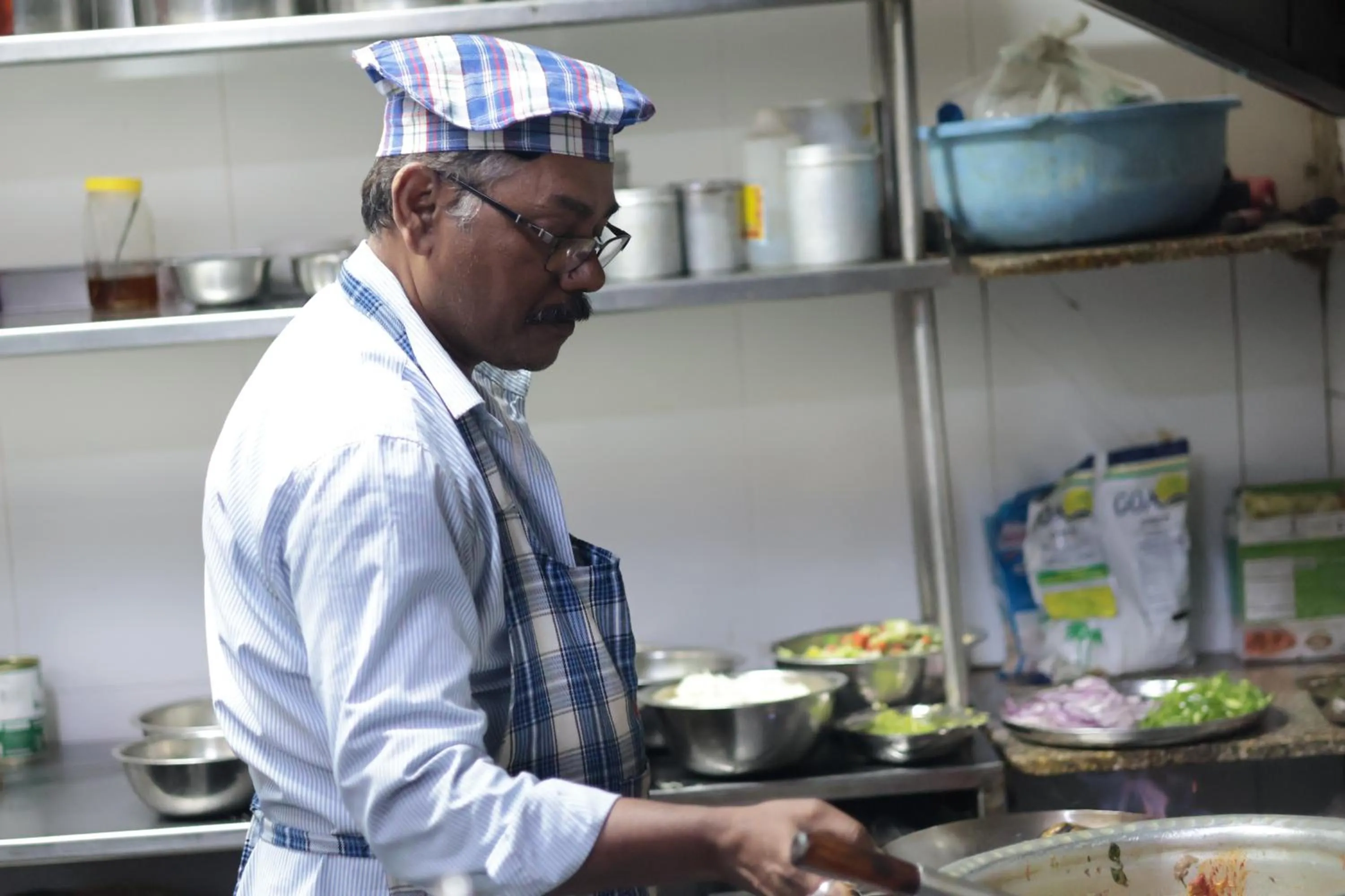 Kitchen or kitchenette in Hotel Kabir