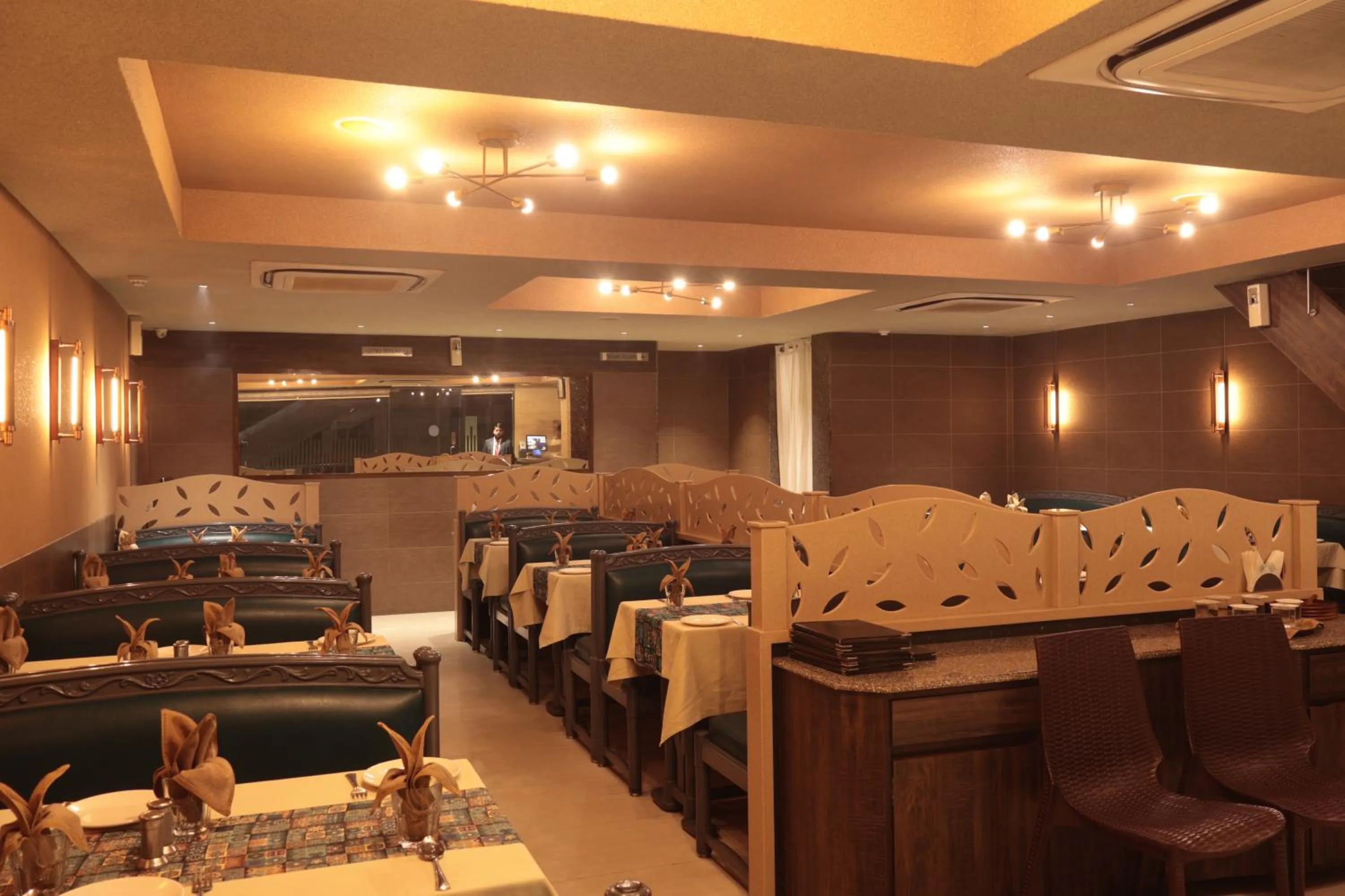 Restaurant/places to eat in Hotel Kabir