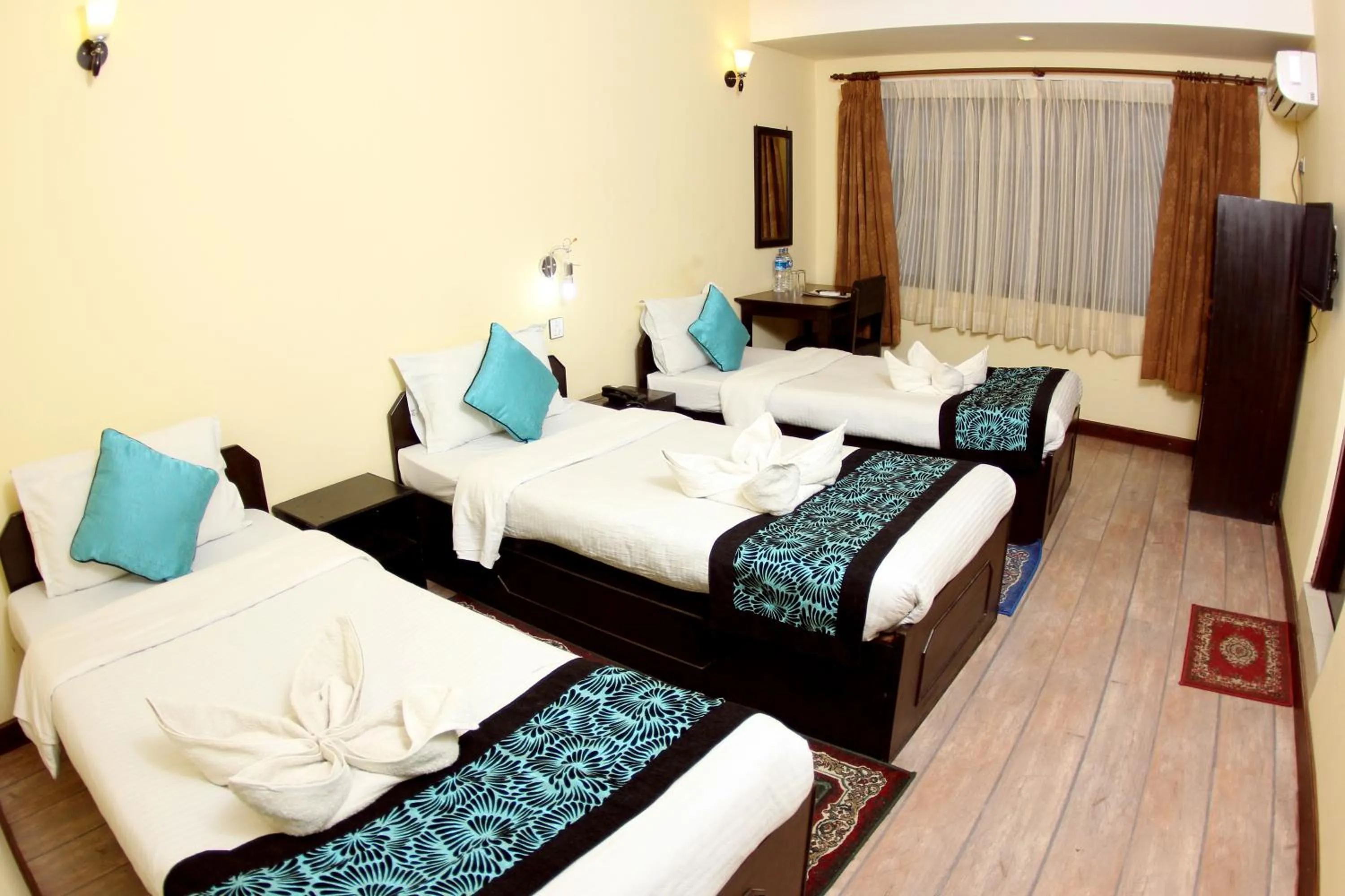 Photo of the whole room, Bed in Bag Packer's Lodge