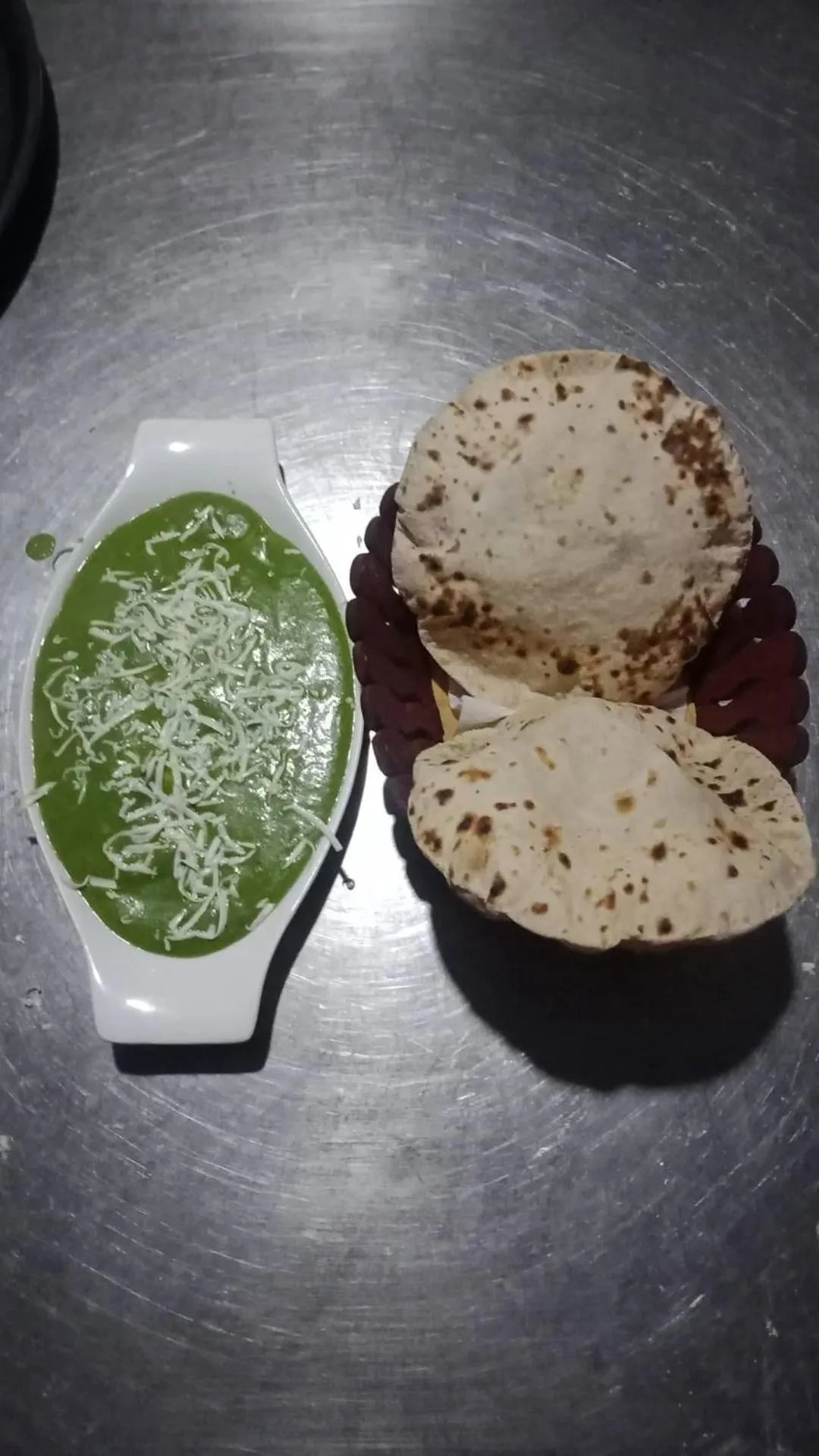 Food and drinks in Bag Packer's Lodge