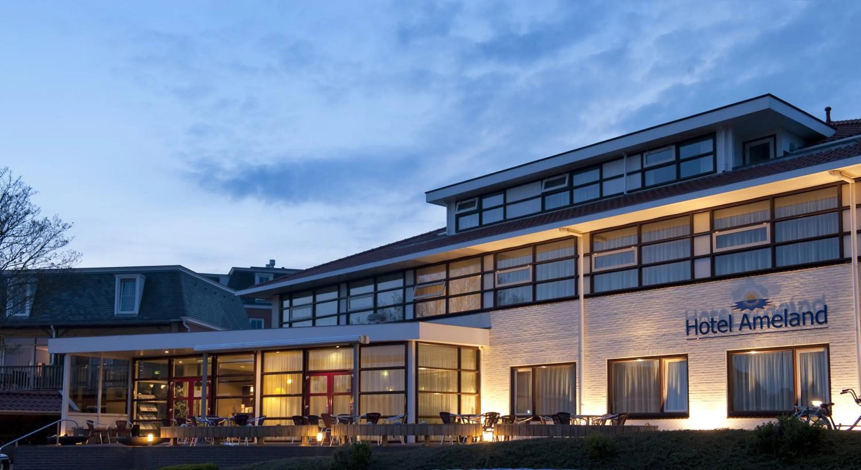 Facade/entrance in Hotel Ameland