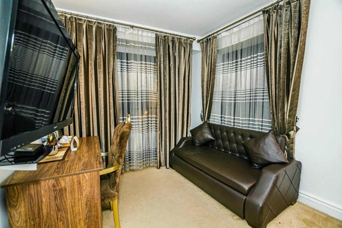 TV and multimedia in Deniz İnn Hotel