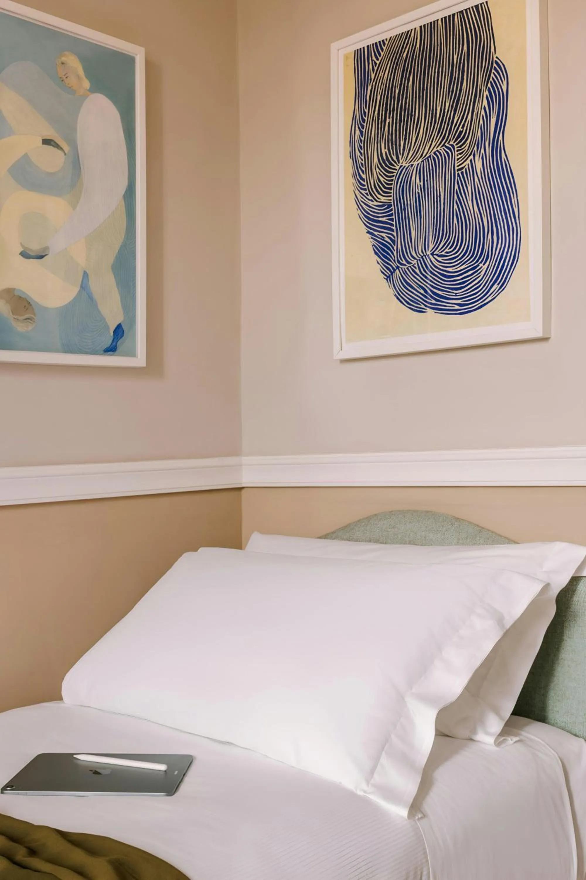 Bedroom, Bed in The Sonetto powered by Sonder