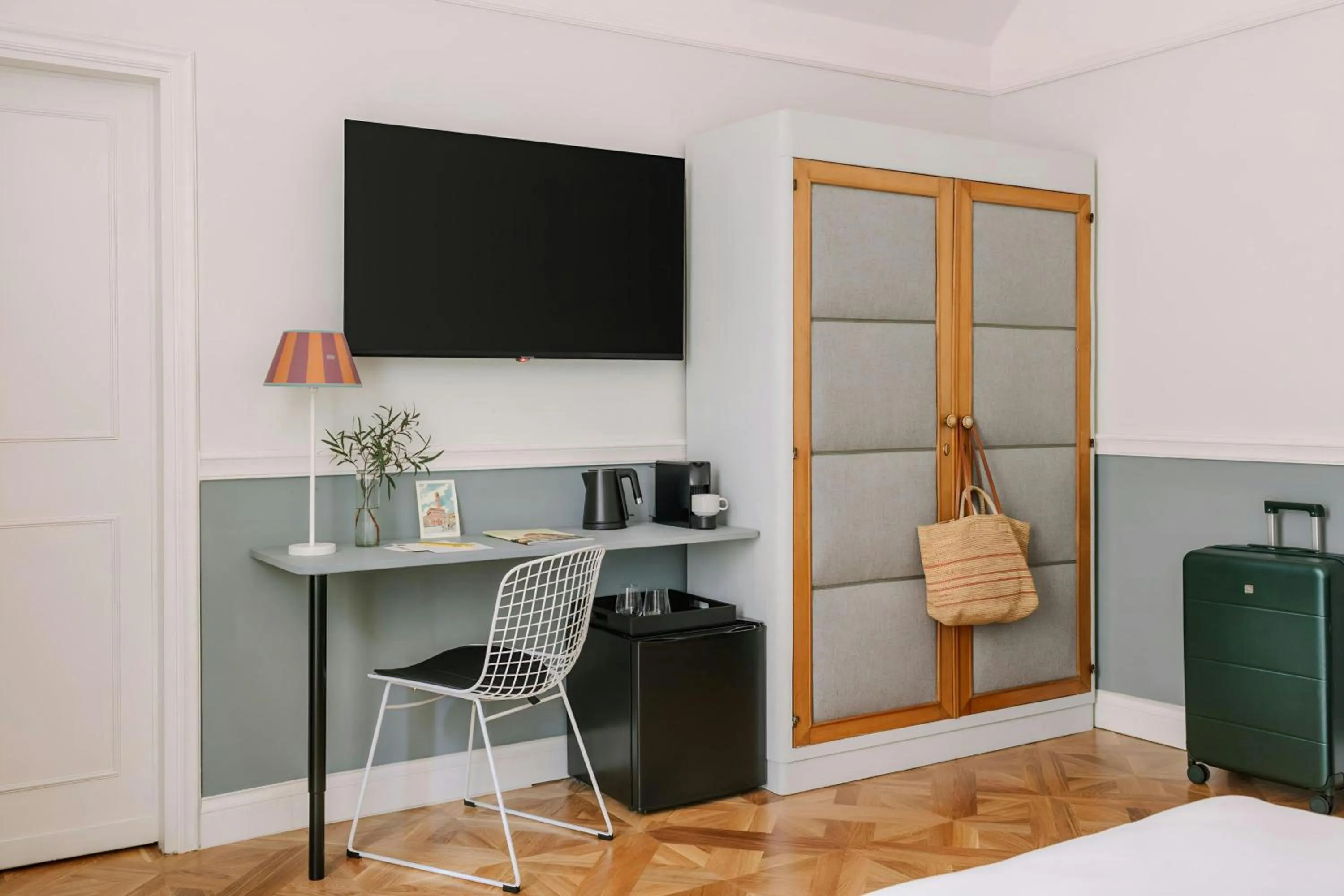 Bedroom in The Sonetto powered by Sonder