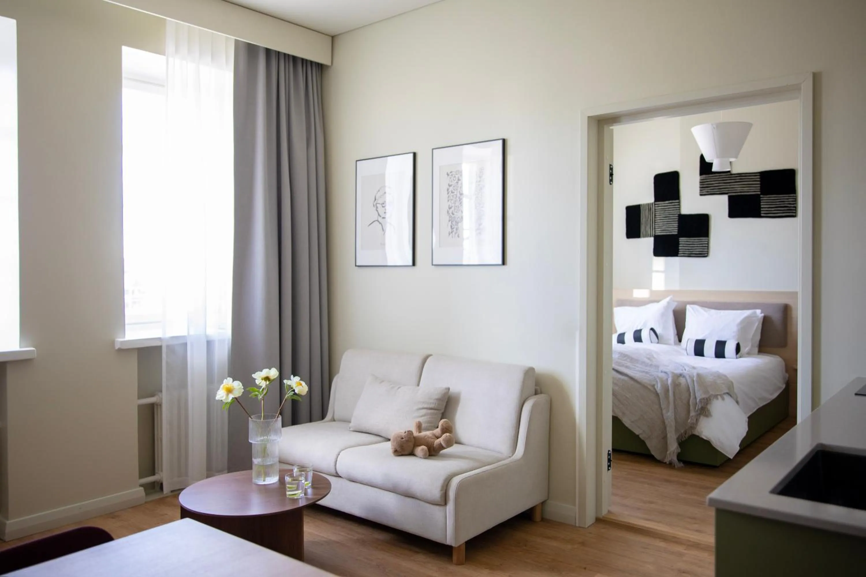 Living room, Bed in Bob W Turku City Centre
