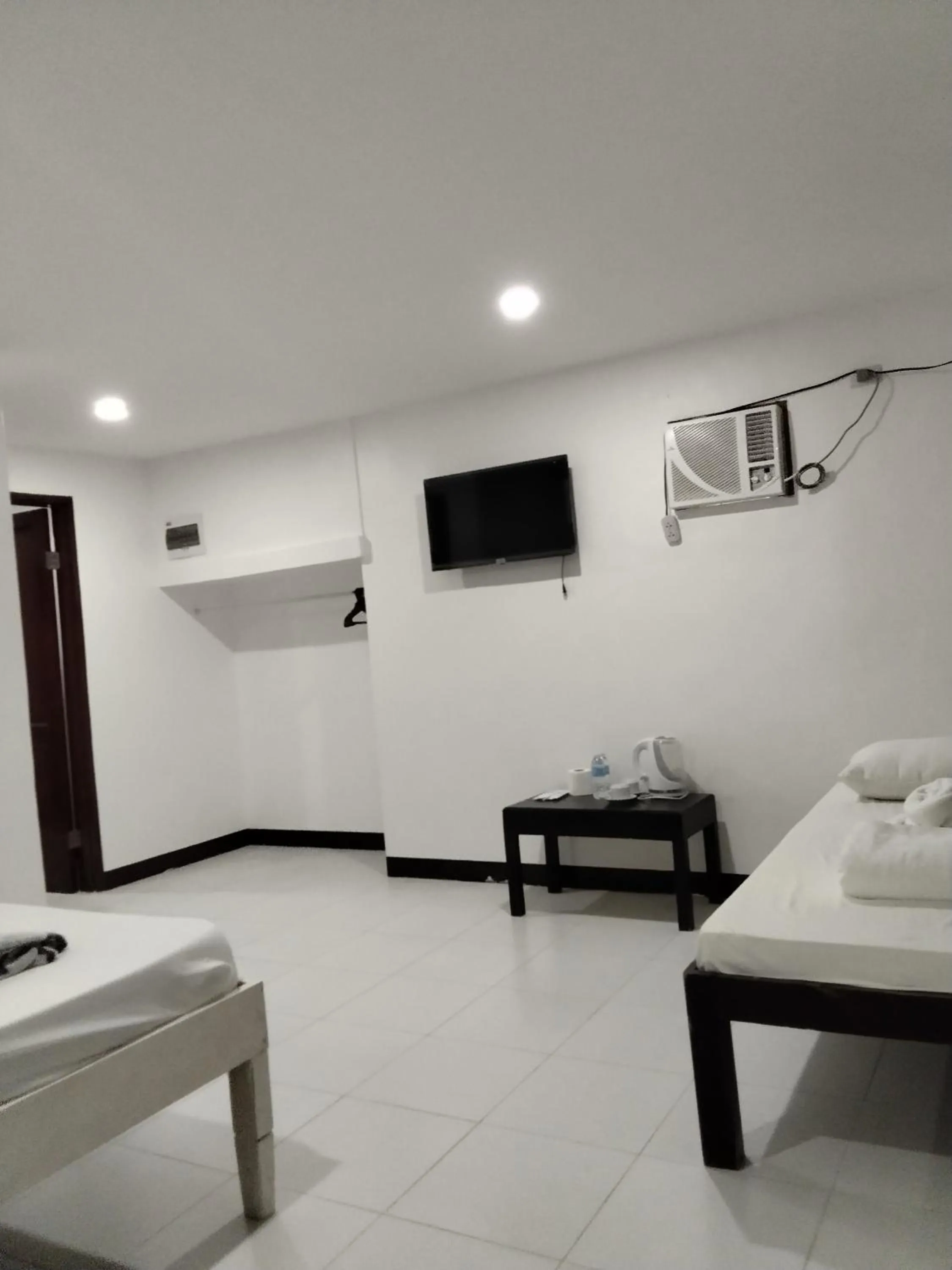 Bed in Moalboal Beach Front Hotel