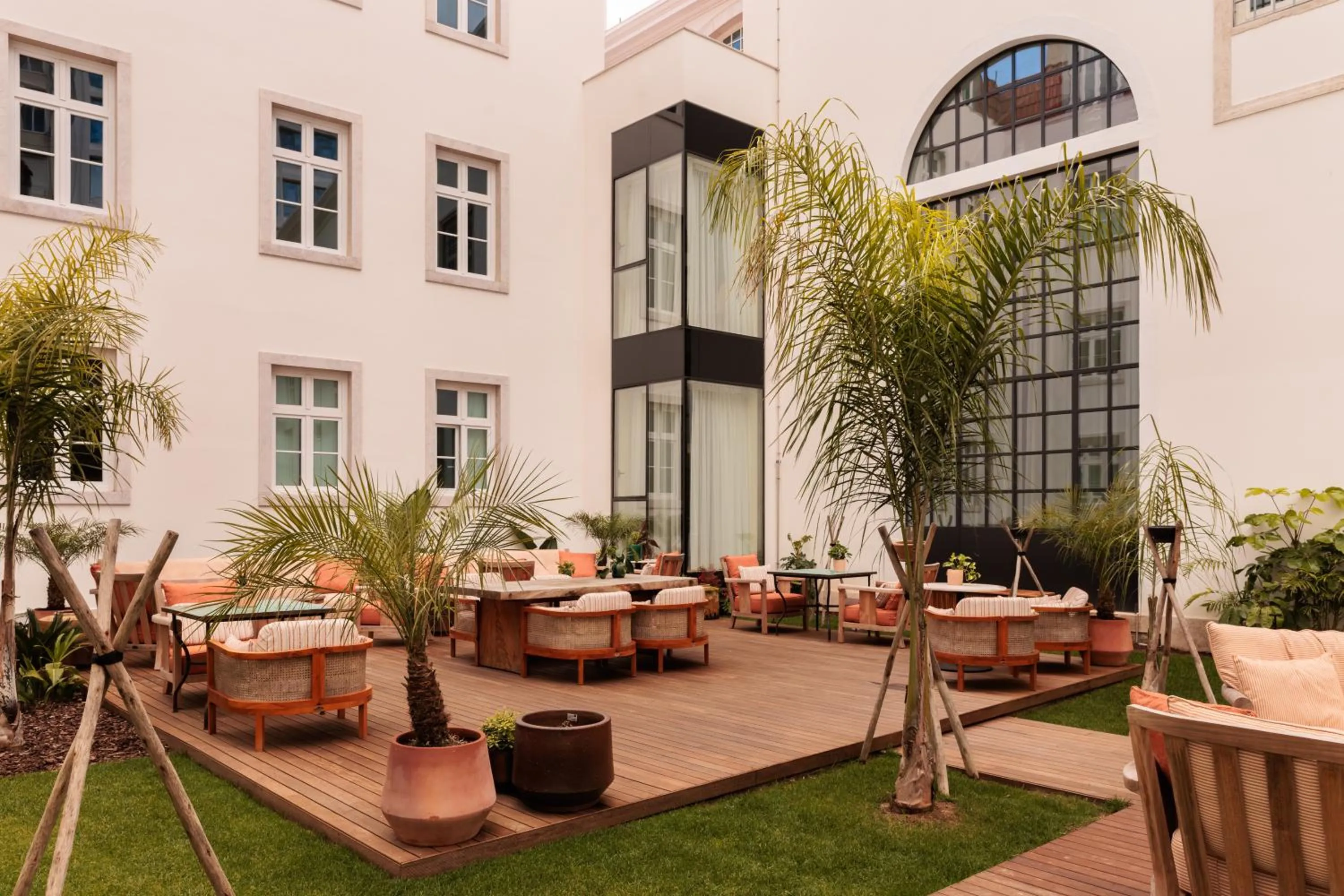 Inner courtyard view in Locke de Santa Joana