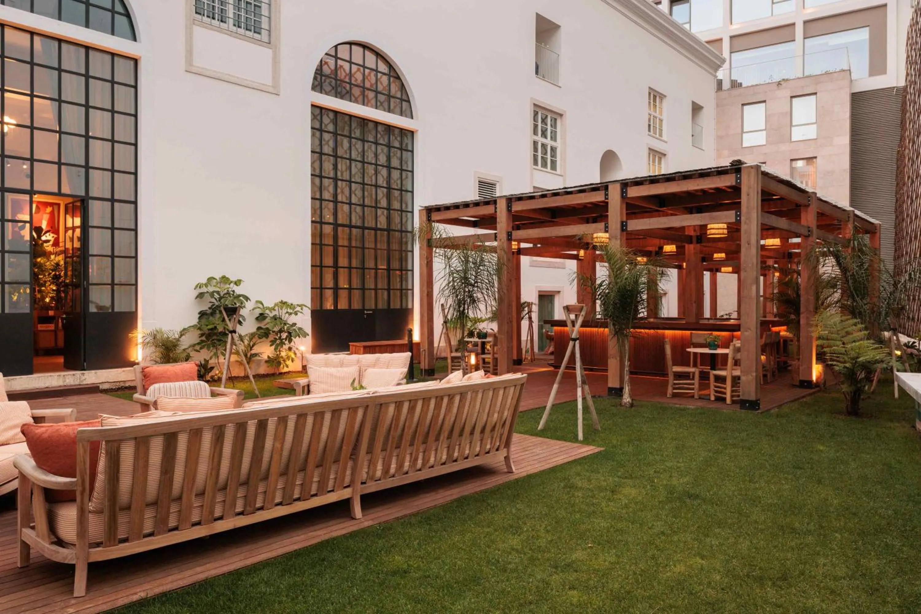 Restaurant/places to eat in Locke de Santa Joana