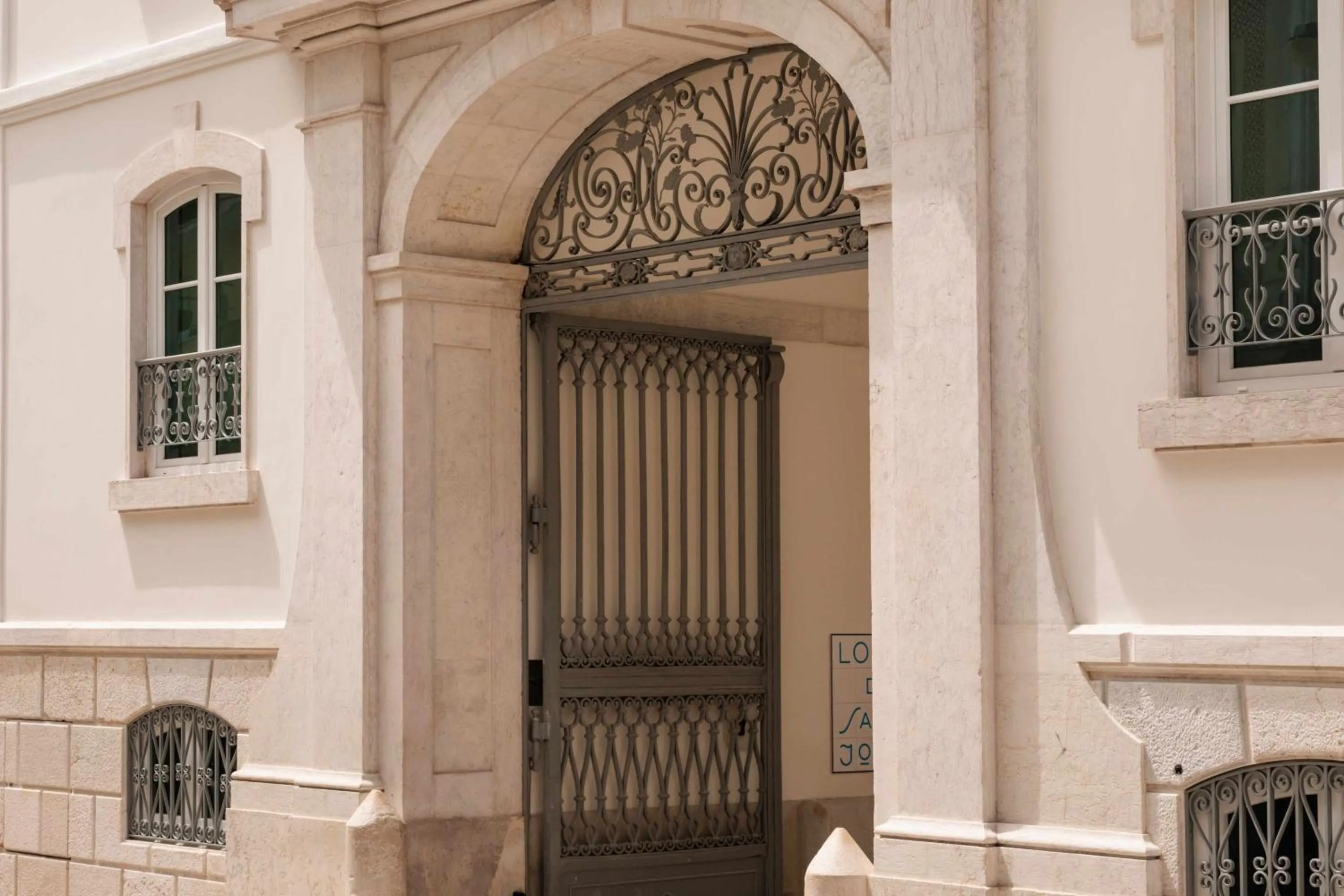 Facade/entrance in Locke de Santa Joana