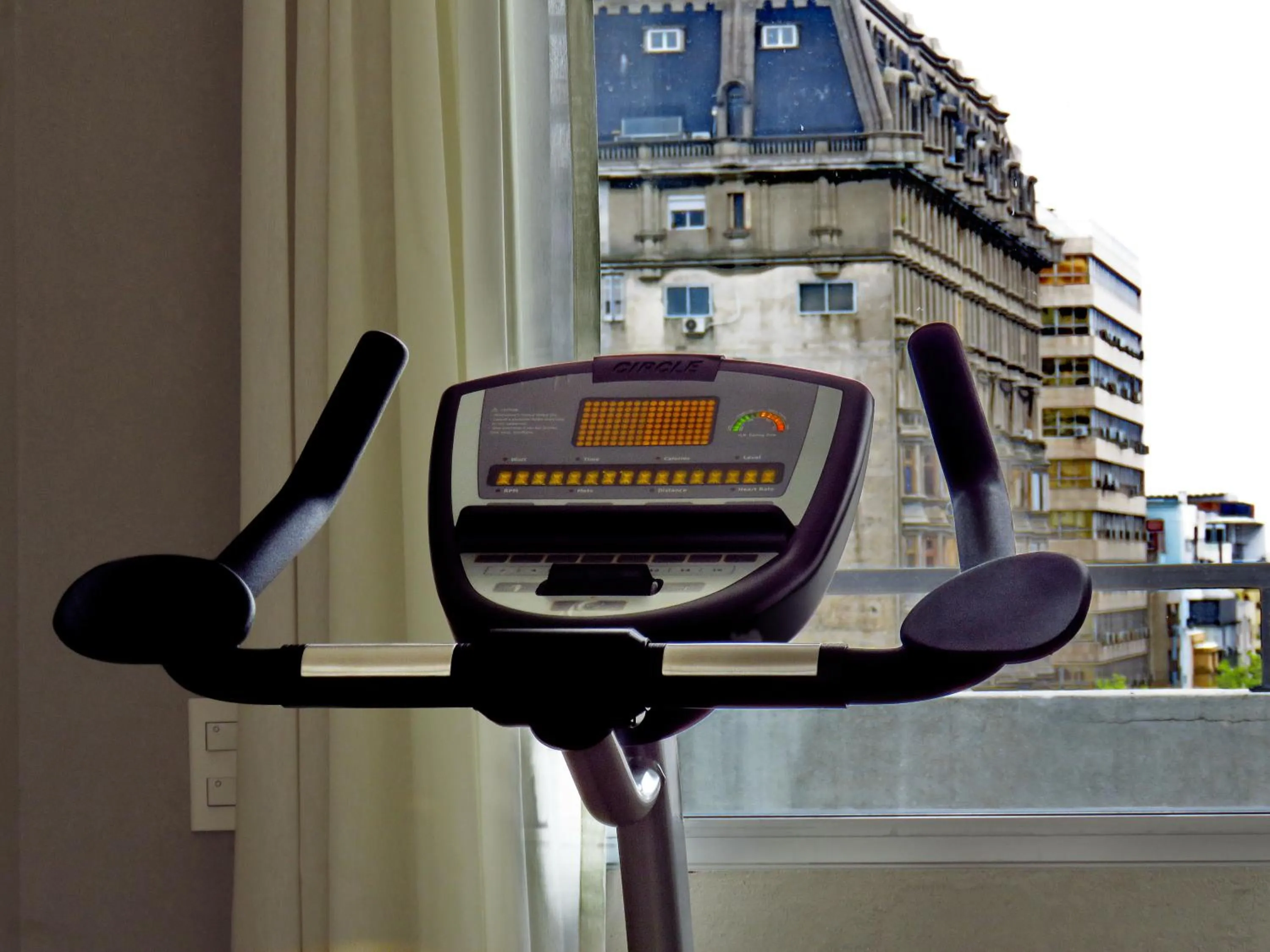 Fitness centre/facilities in Smart Hotel Montevideo