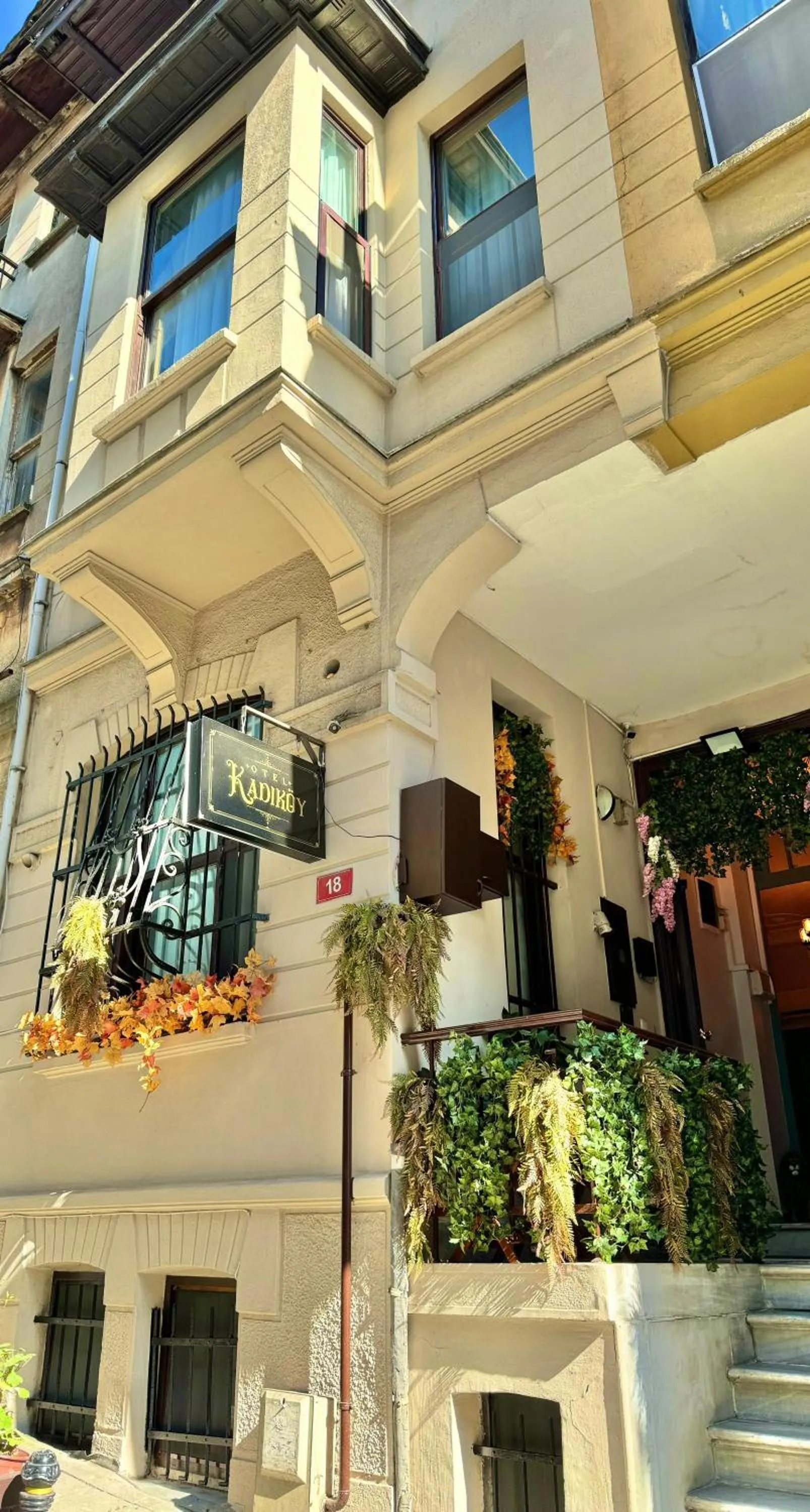 Property building in Otel Kadıköy