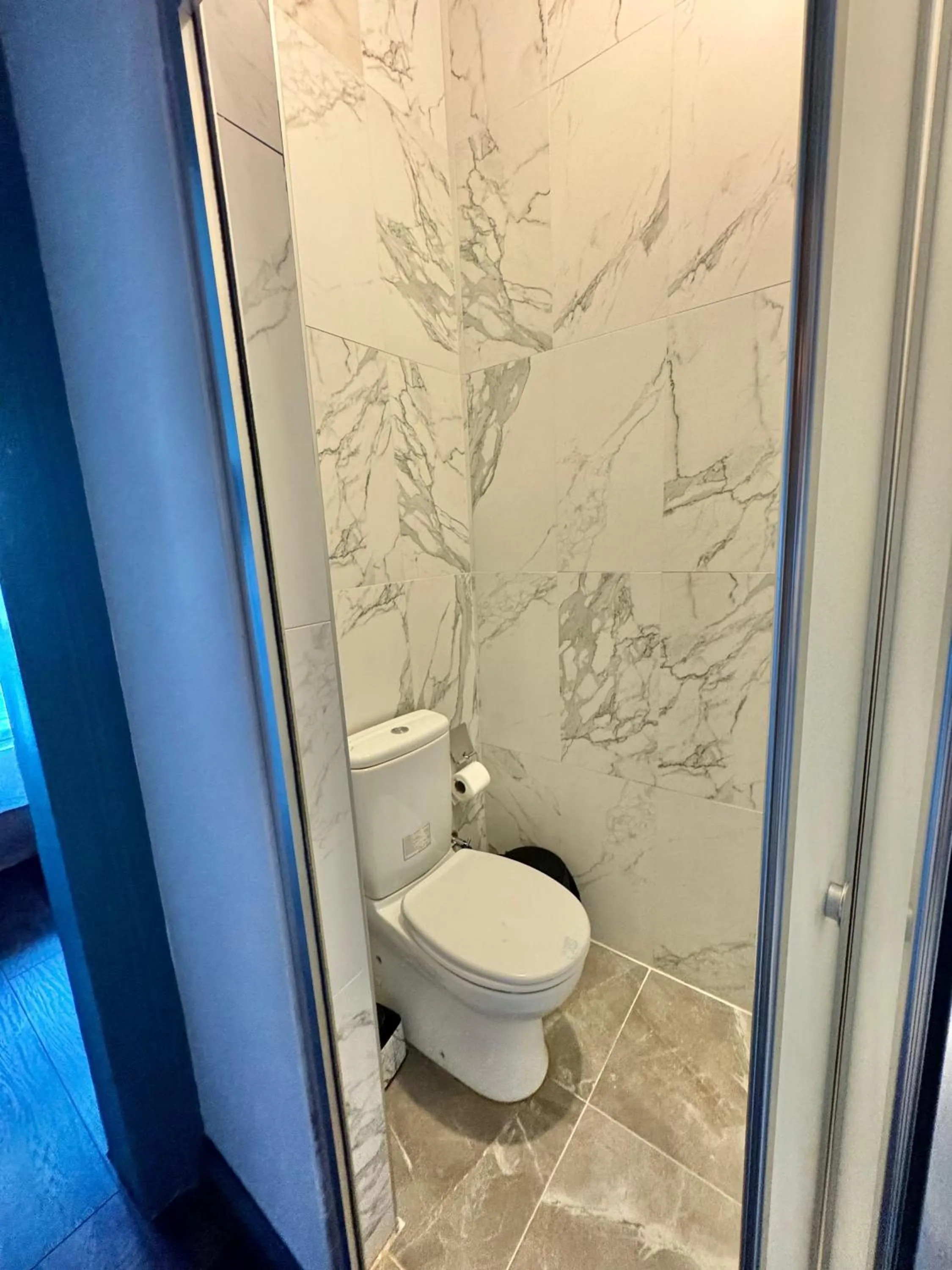 Shower in Otel Kadıköy