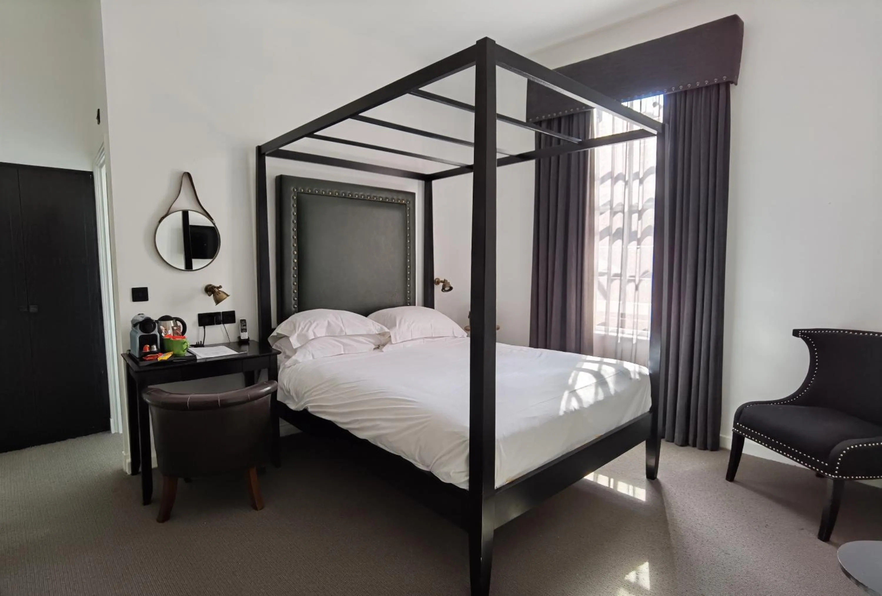 Bedroom, Bed in Judges Court