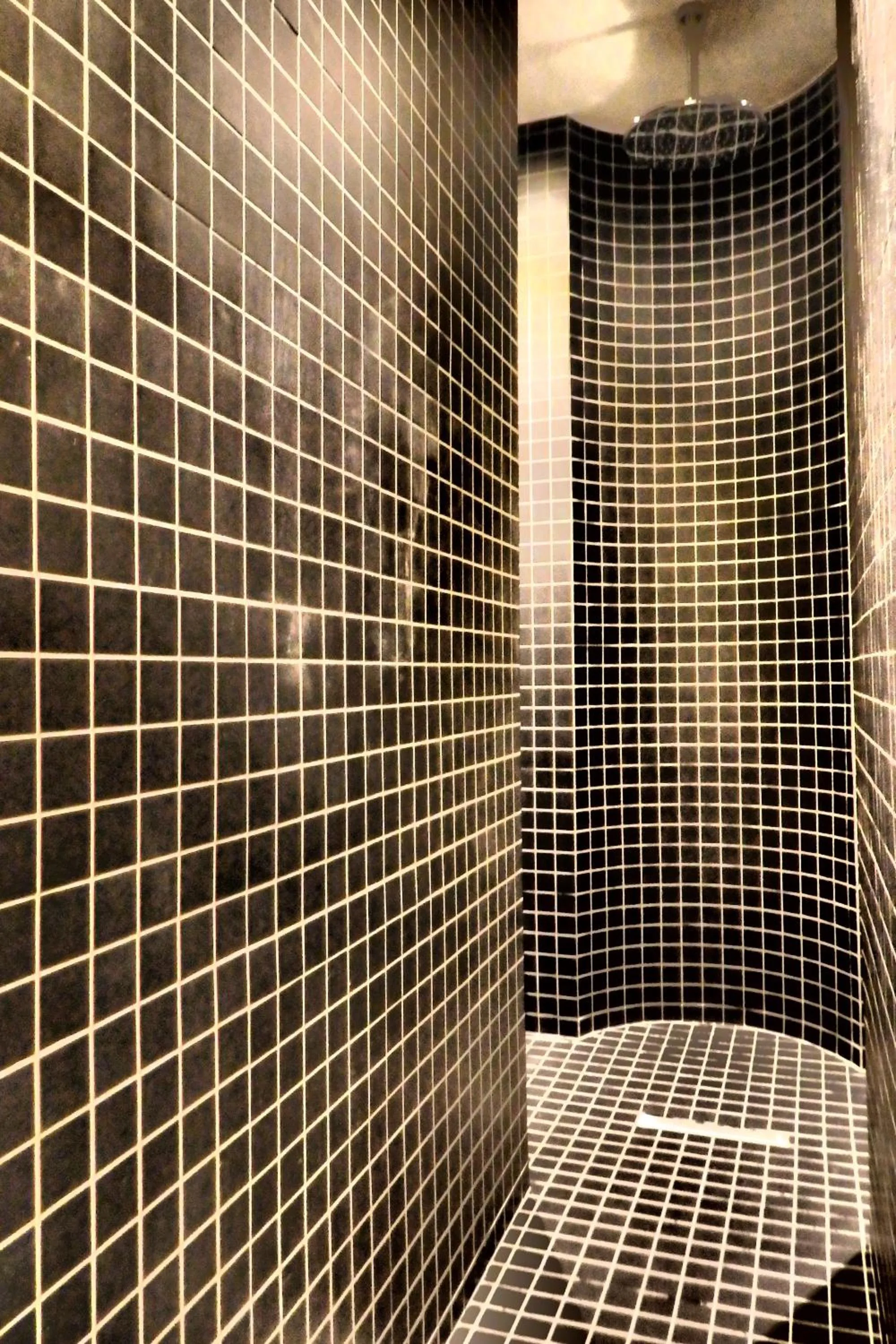 Shower in Judges Court