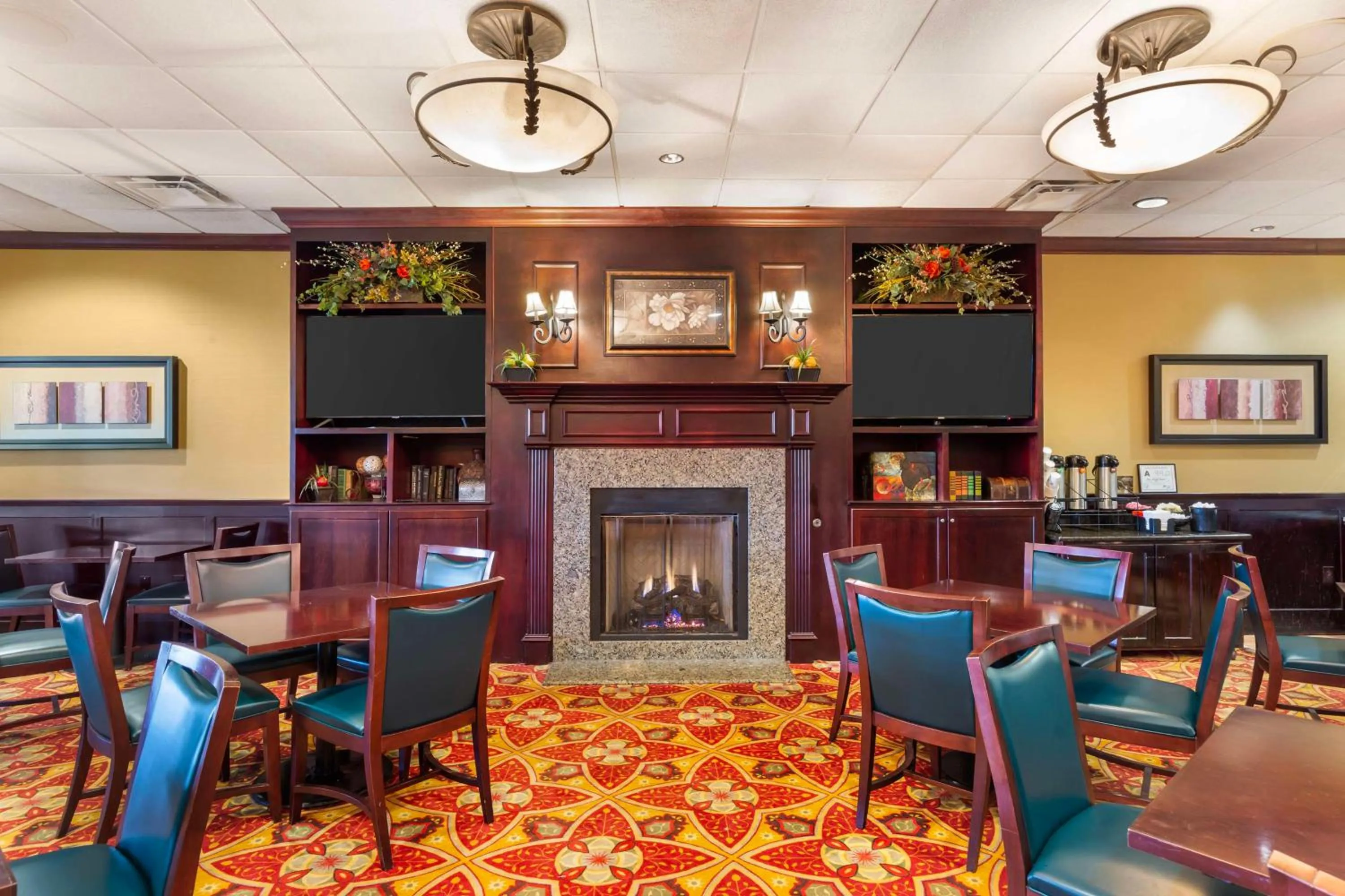 Breakfast in Best Western Plus Burlington