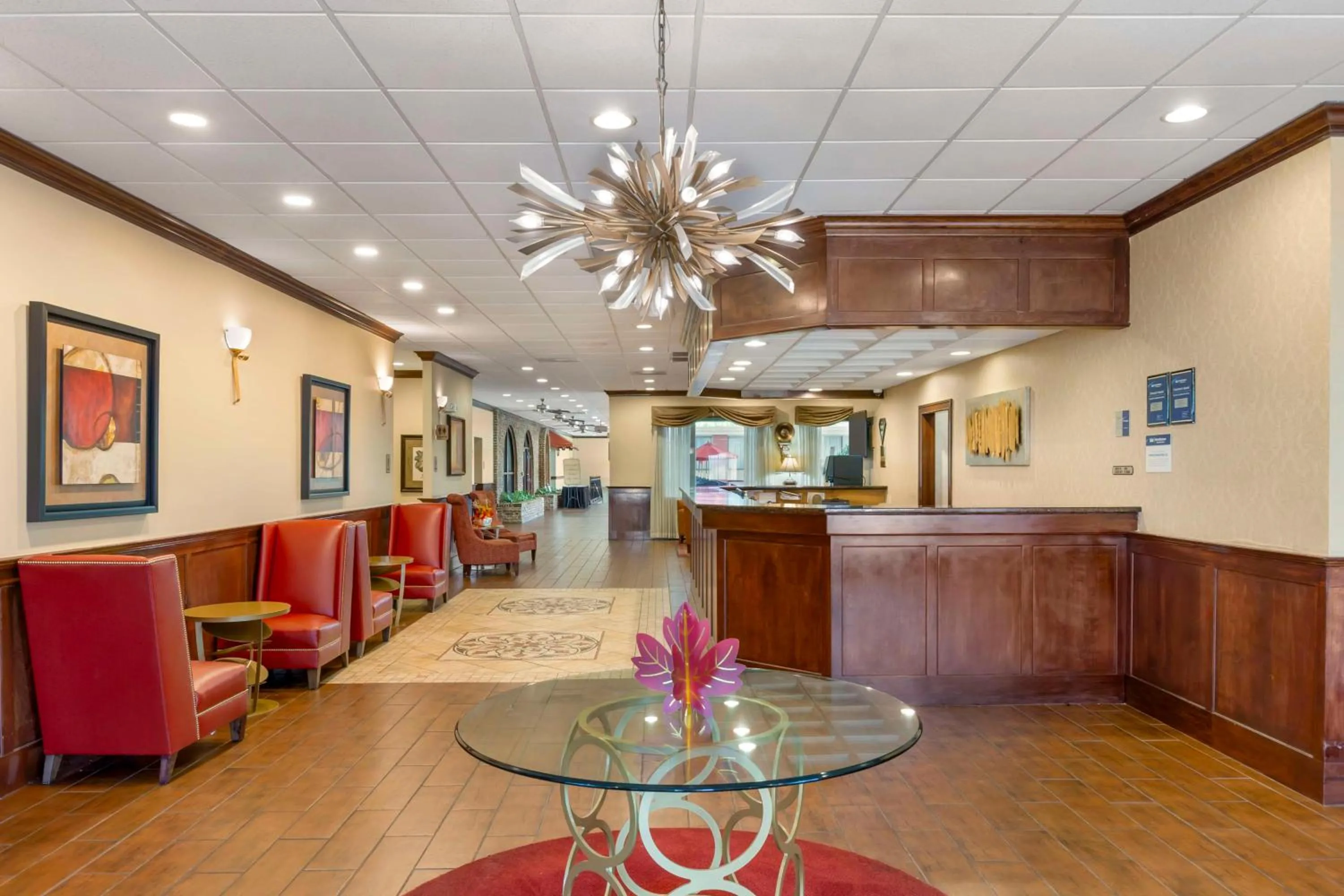 Lobby or reception in Best Western Plus Burlington