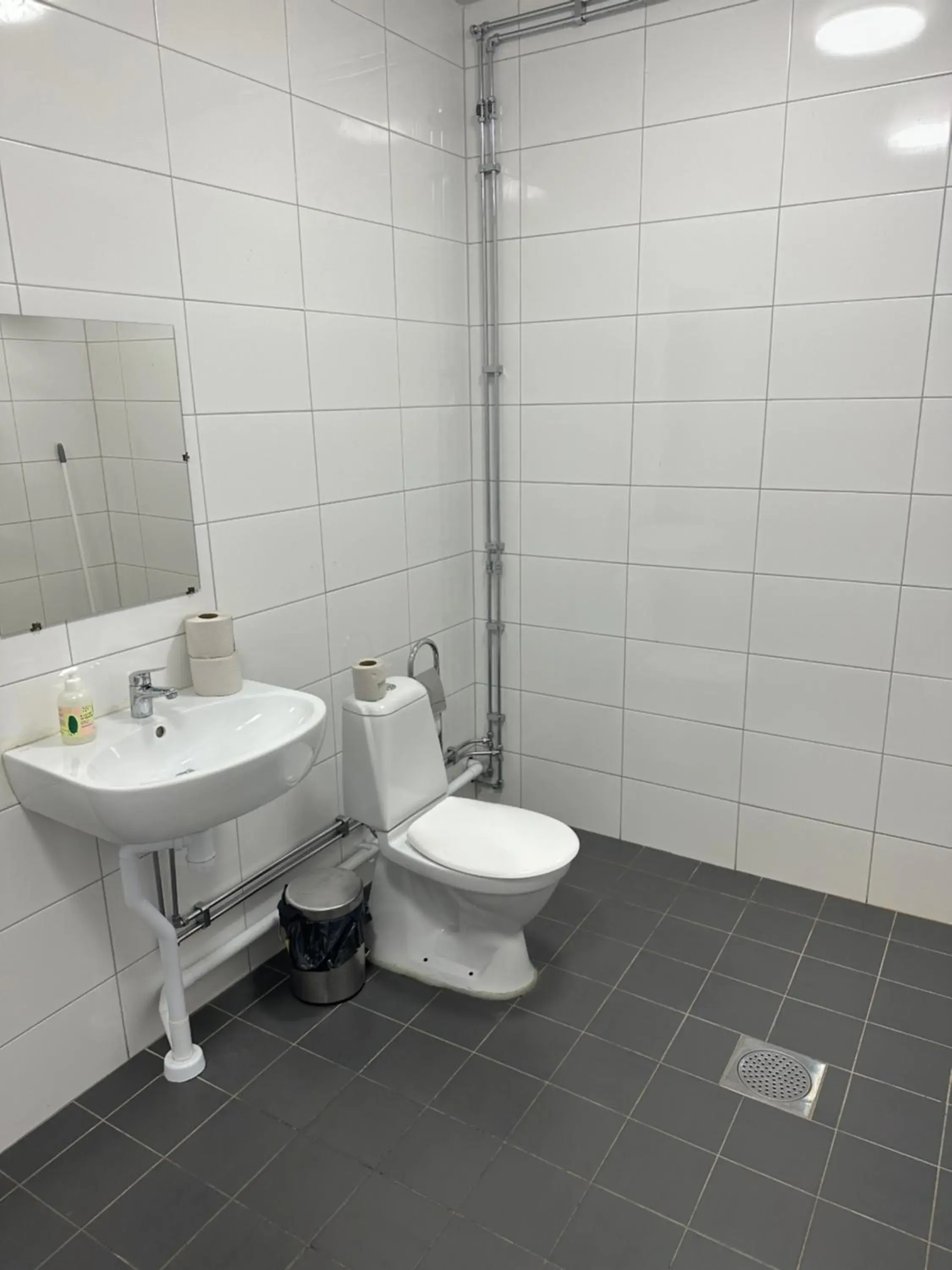 Quadruple Room with Bathroom in Hotell Salem Quadruple Room with Bathroom in Hotell Salem