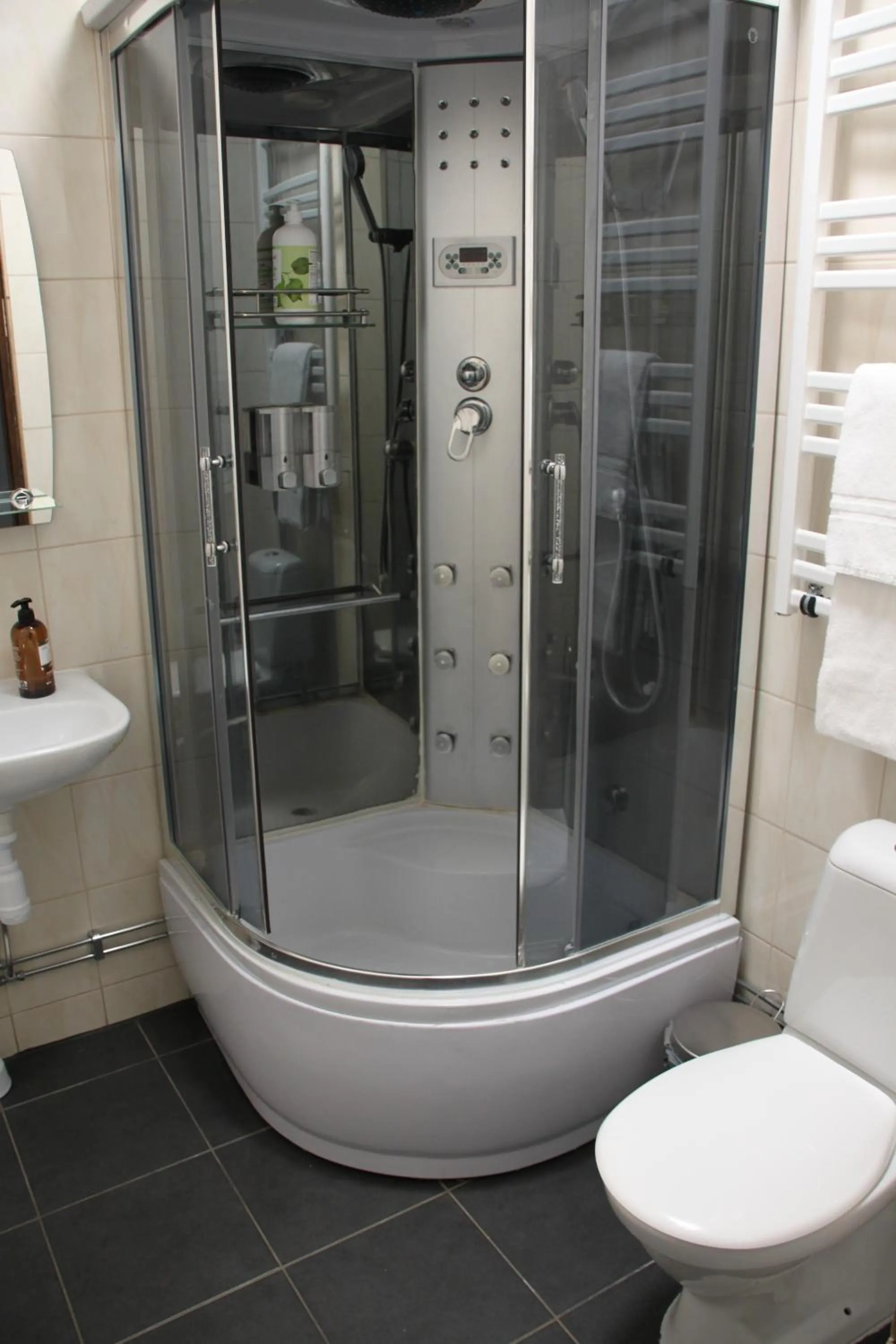 Shower in Hotell Salem