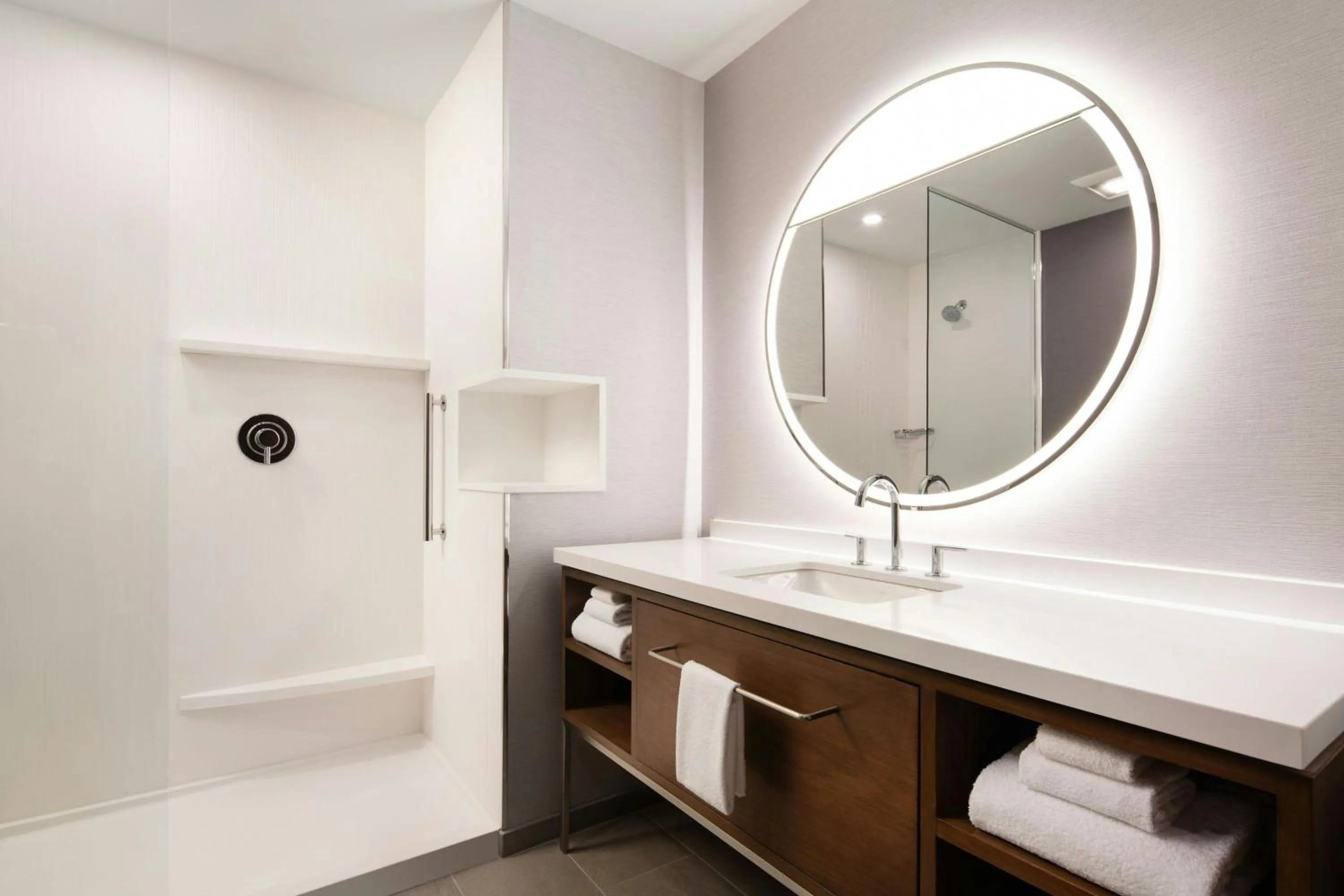 Bathroom in Courtyard by Marriott Cleveland TN