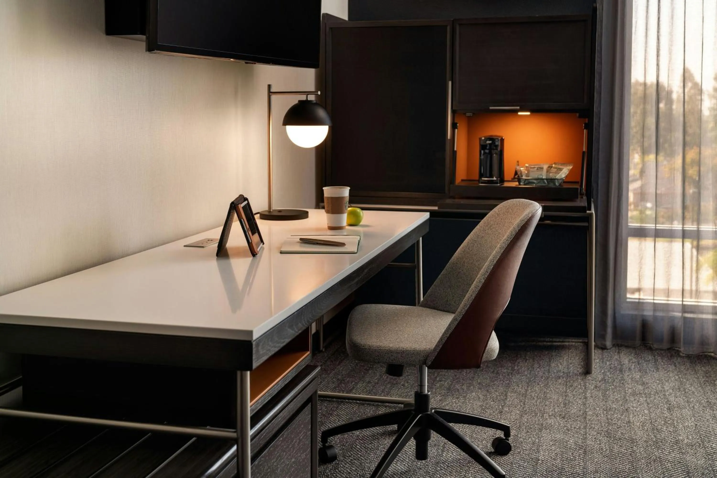 Photo of the whole room in Courtyard by Marriott Cleveland TN