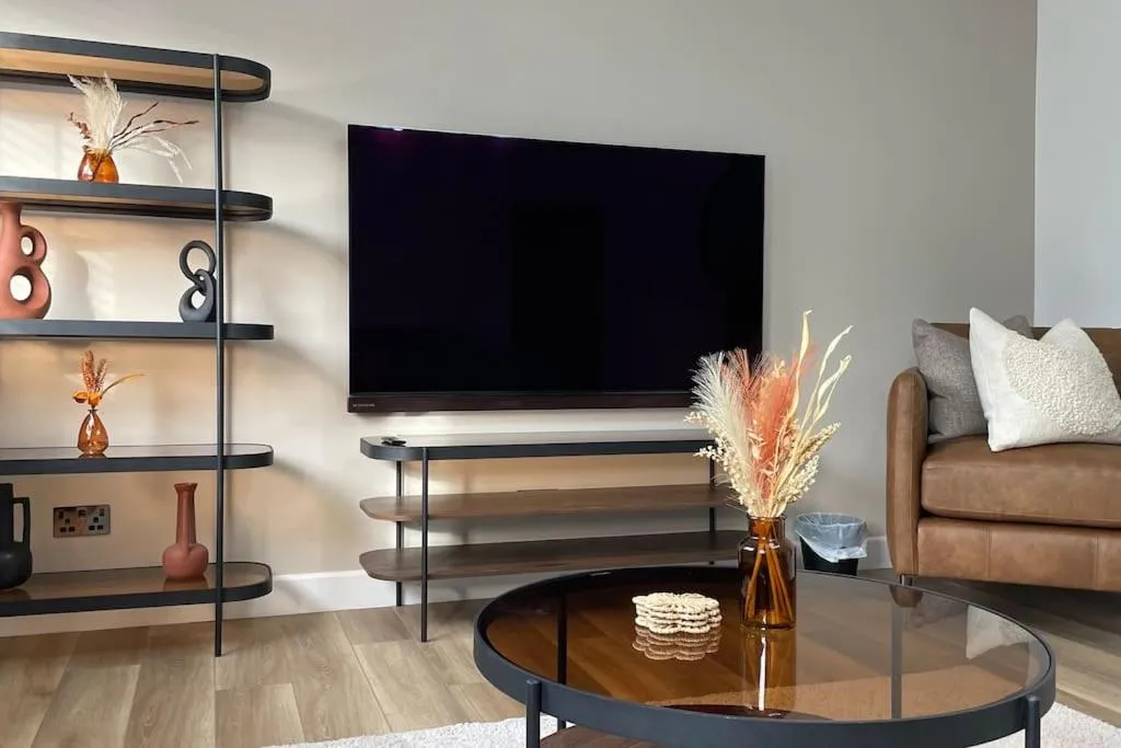 Braeview - by Caithness Luxury Apartments NC500 - 3 Bedroom Luxury holiday home - Sleeps Work teams upto 3 & holiday makers upto 5