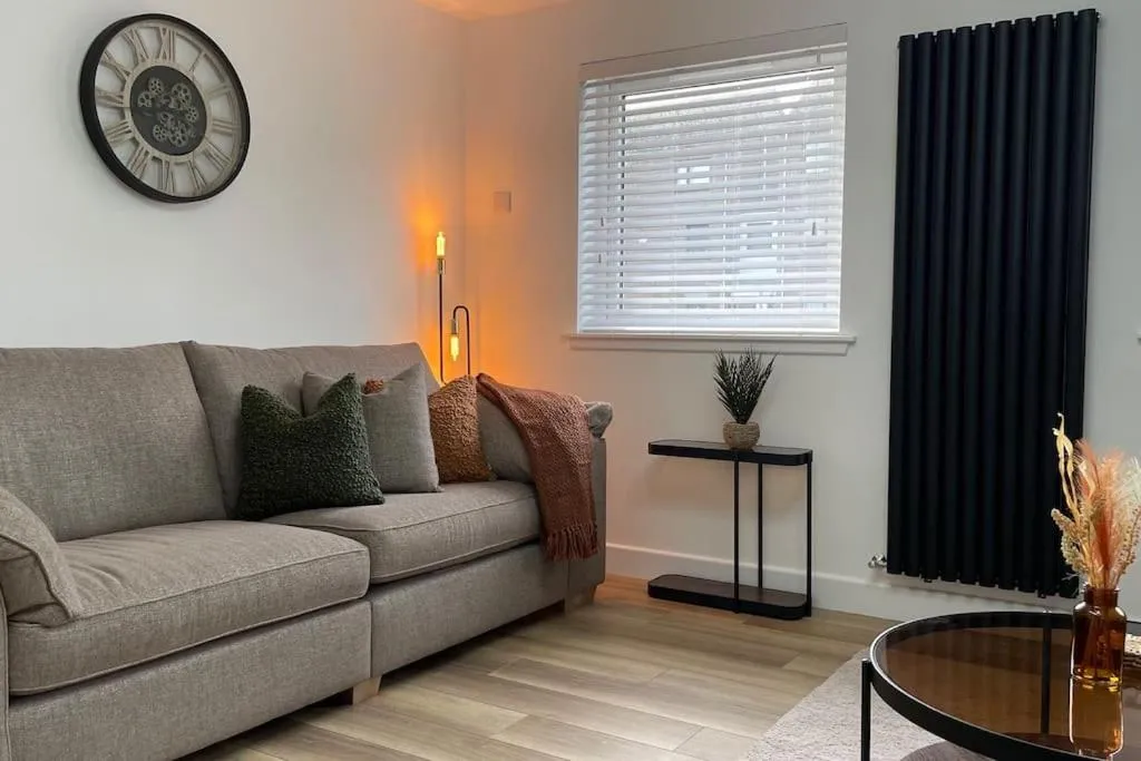 Braeview - by Caithness Luxury Apartments NC500 - 3 Bedroom Luxury holiday home - Sleeps Work teams upto 3 & holiday makers upto 5