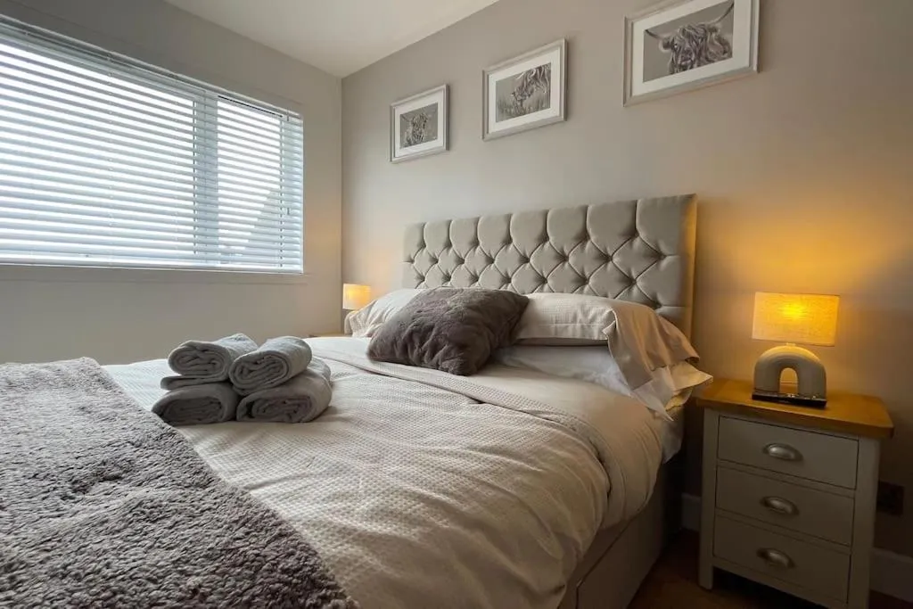 Bed in Braeview - by Caithness Luxury Apartments NC500 - 3 Bedroom Luxury holiday home - Sleeps Work teams upto 3 & holiday makers upto 5