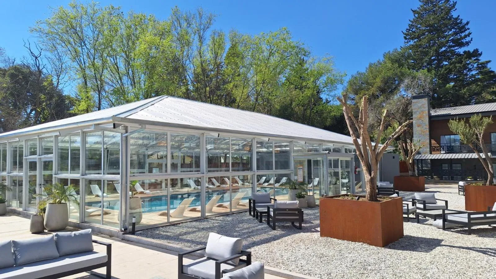 BlackStone Apart Boutique Hotel